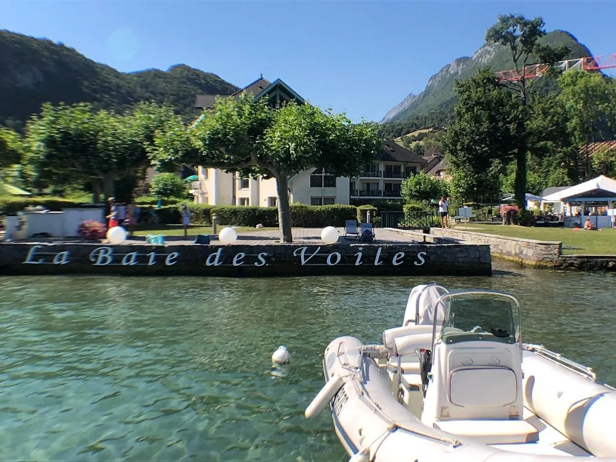 Logement Atypique Avec Vue Unique Panoramique Sur Le Lac D'Annecy, Dans Une Residence Avec Plage Et Ponton Privee Sur La Commune De Duingt