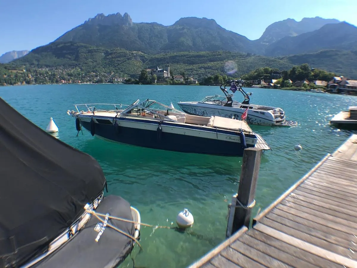 Apartment Logement Atypique Avec Vue Unique Panoramique Sur Le Lac D'Annecy, Dans Une Residence Avec Plage Et Ponton Privee Sur La Commune De Duingt