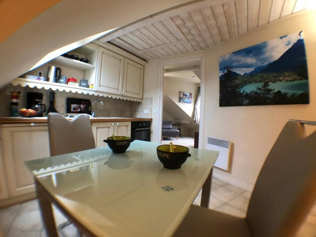 Apartmán Logement Atypique Avec Vue Unique Panoramique Sur Le Lac D'Annecy, Dans Une Residence Avec Plage Et Ponton Privee Sur La Commune De Duingt Francie